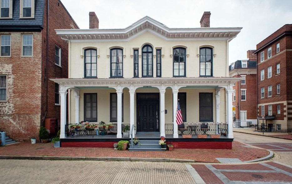 219 Hanover Street